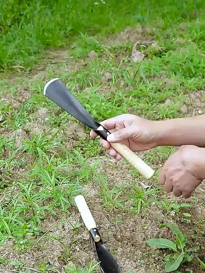 Two Metal Garden Shovels-hand Shovels For Digging