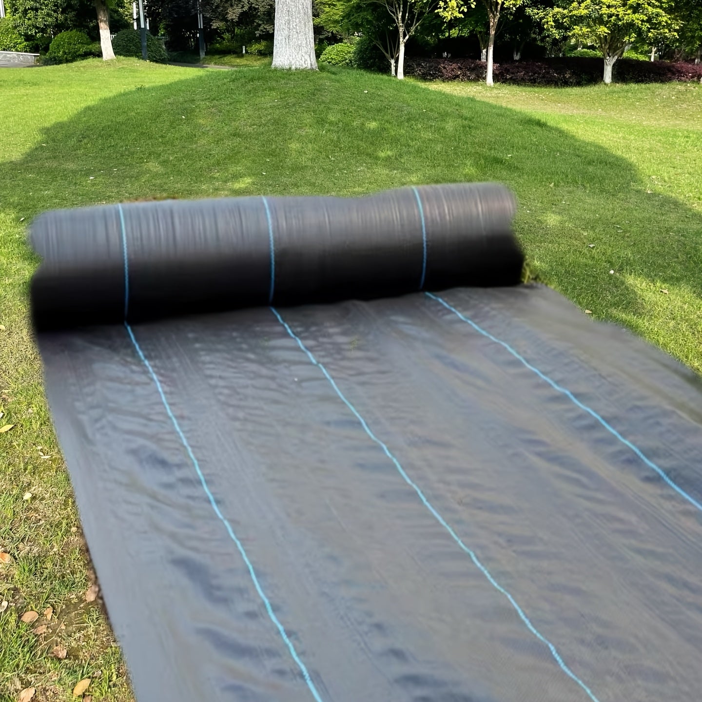 1-Roll Heavy-Duty Landscape Weed Barrier Landscape Cloth - Large 2.62x49.2ft Weed Suppressant Sheet, Durable Garden Groundcover for Weed Prevention, Soil Erosion Control, Driveways, Pathways, Flower Beds - Easy Installation O