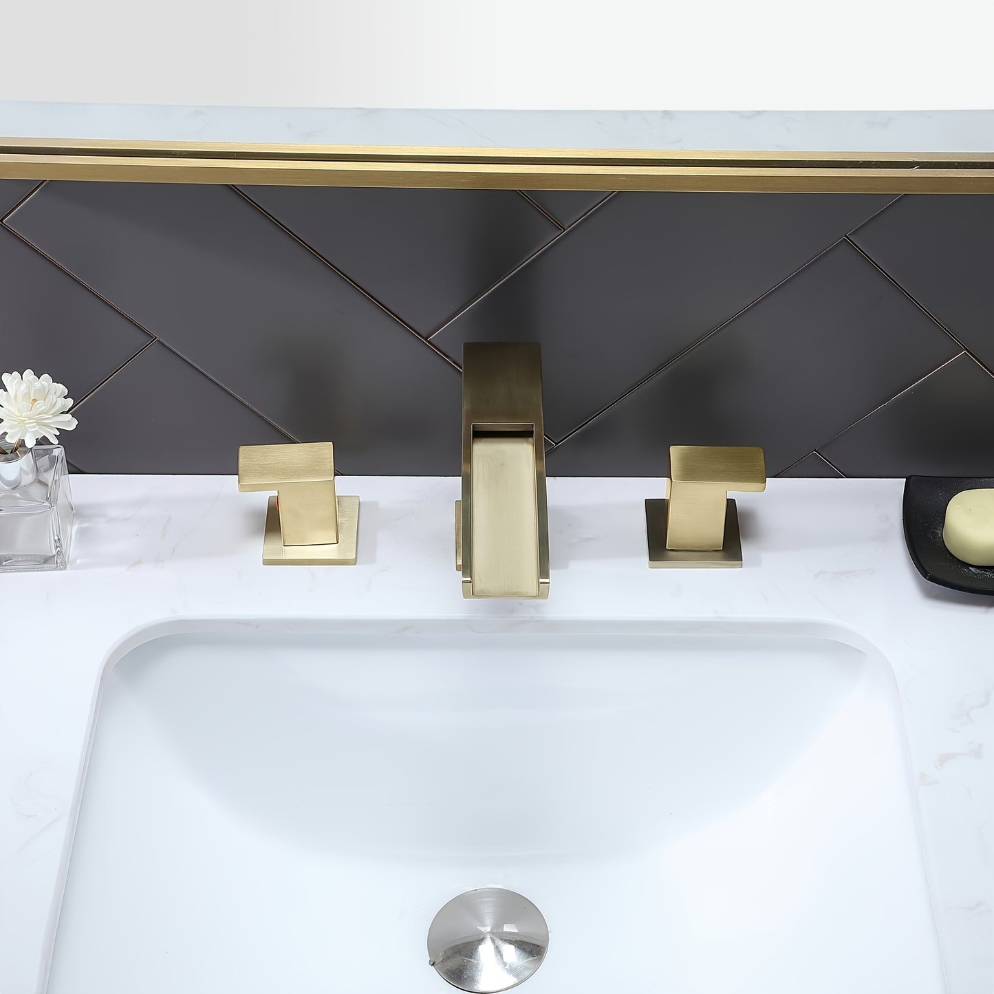 Luxury Golden Bathroom Sink Faucet - 8-inch Widespread 2-Handle Vanity Mixer Taps With Pop Up Drain